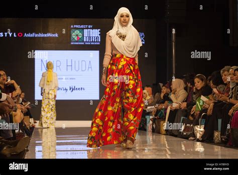  Runway Rendezvous: Unveiling Malaysia's Fashion Secrets Through A Kaleidoscope Of Threads